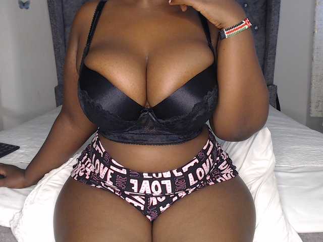 sexy-chocco live cam on BongaCams