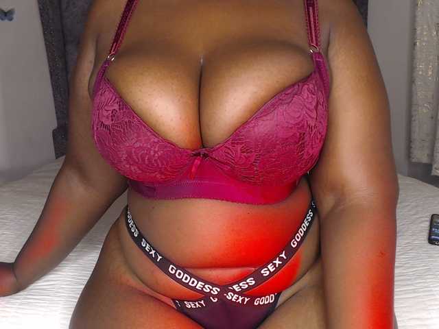 sexy-chocco live cam on UnifiedCams
