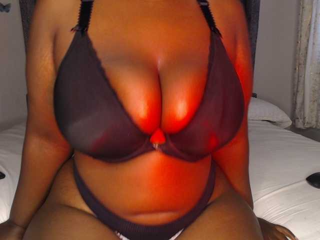 sexy-chocco live cam on BongaCams