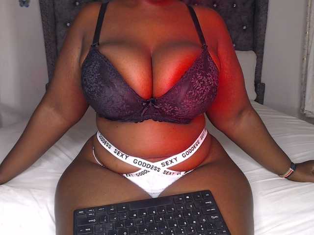 sexy-chocco live cam on BongaCams
