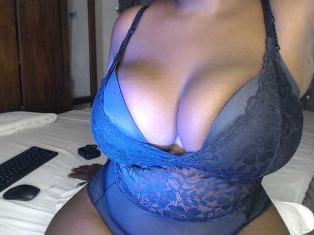 sexy-chocco live cam on BongaCams