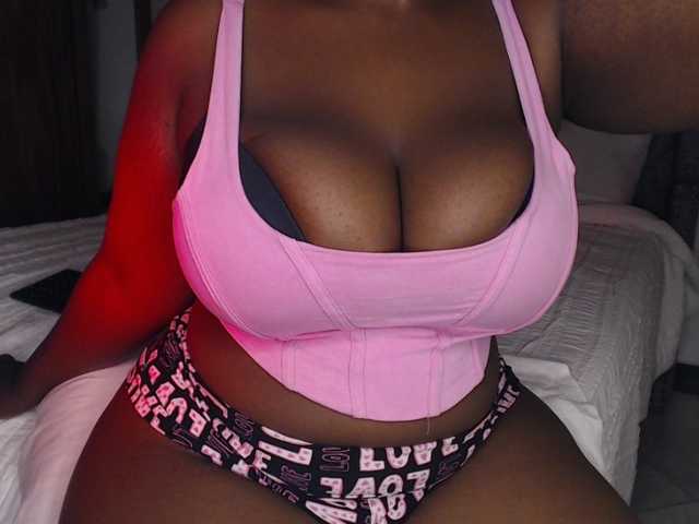 sexy-chocco live cam on BongaCams