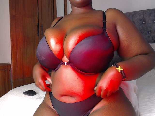 sexy-chocco live cam on BongaCams