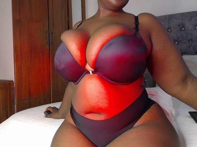 sexy-chocco live cam on BongaCams
