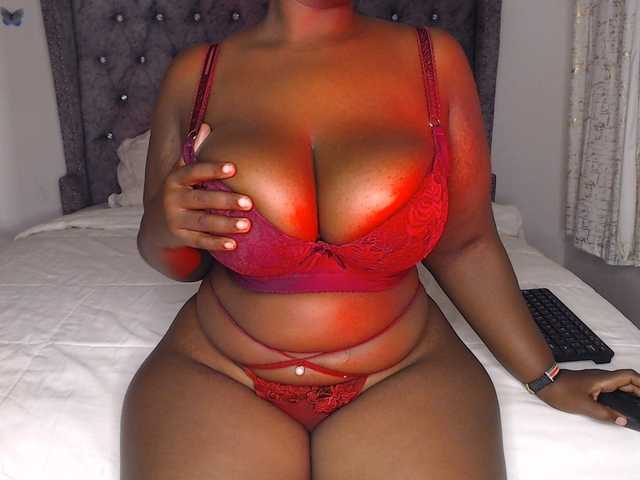 sexy-chocco live cam on BongaCams