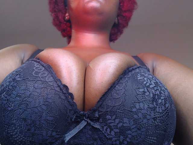 sexy-chocco live cam on BongaCams