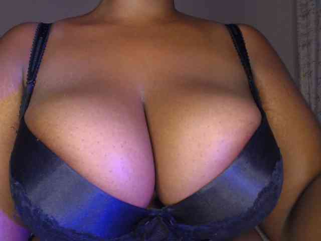 sexy-chocco Live Webcam on BongaCams