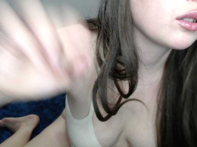 Kerry-unreal's BongaCams show and profile