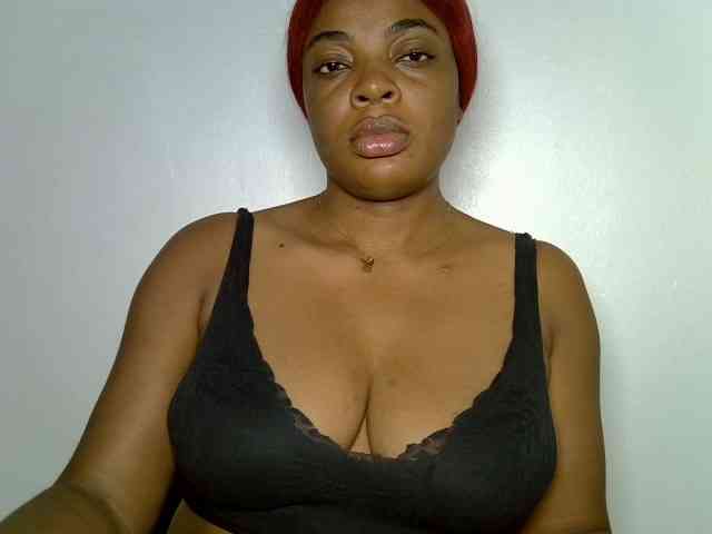 LuxeEmpress webcam