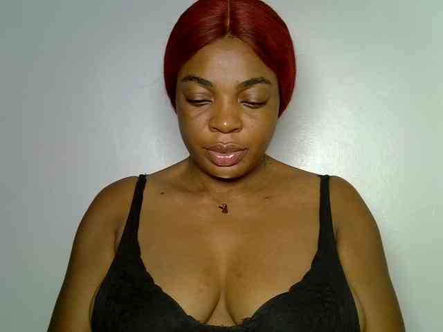 LuxeEmpress webcam