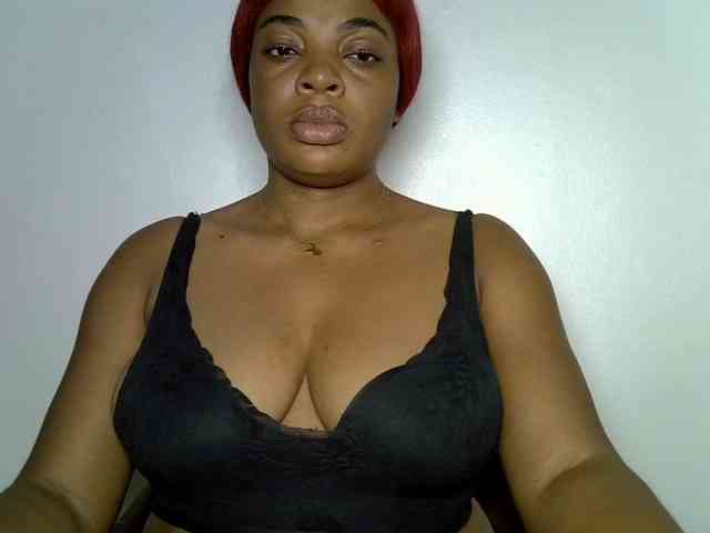 LuxeEmpress webcam
