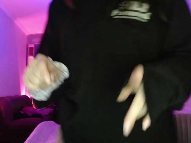 pizzahubb live cam on BongaCams