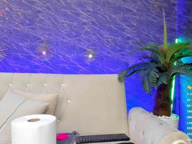 Maya_Lisa webcam