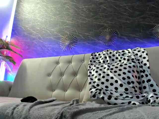 Maya_Lisa webcam