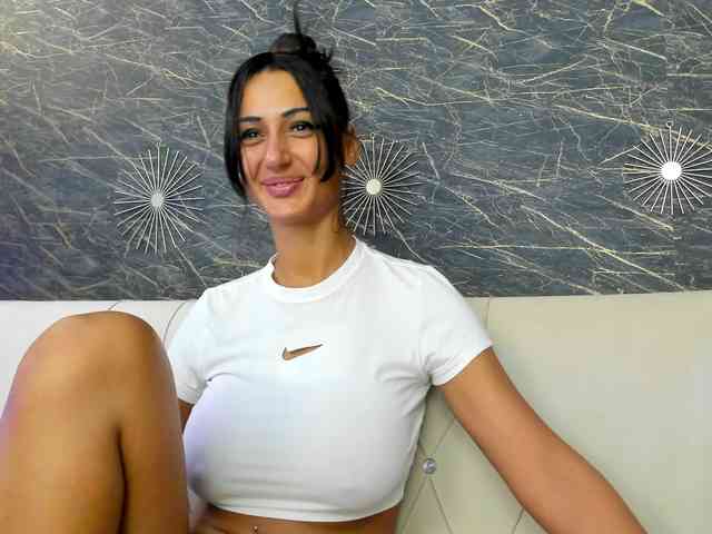 Maya_Lisa webcam