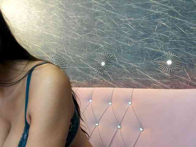 Maya_Lisa webcam