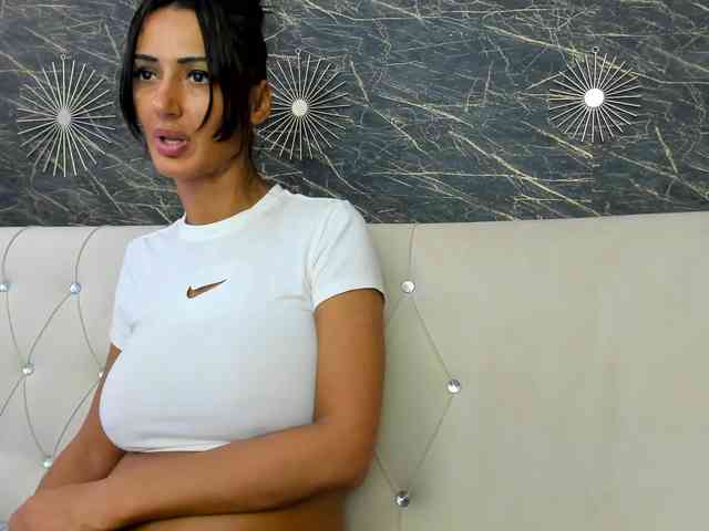Maya_Lisa webcam