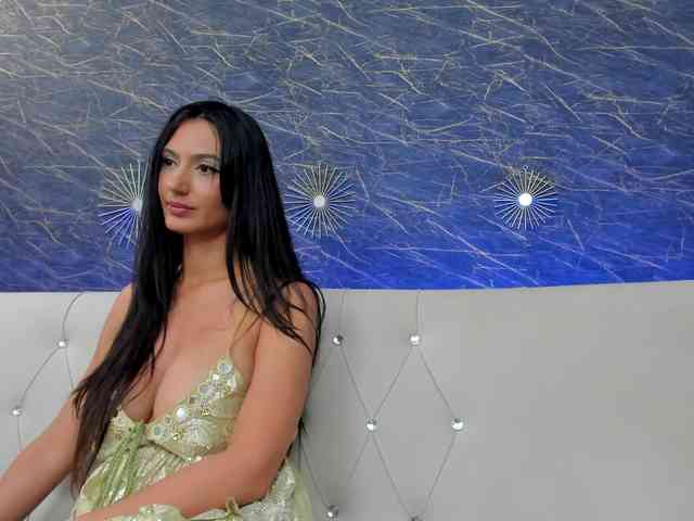 Maya_Lisa webcam