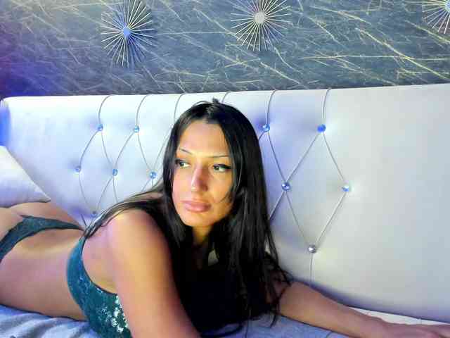 Maya_Lisa webcam