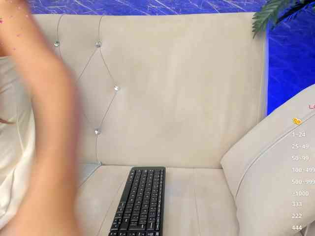 Maya_Lisa webcam