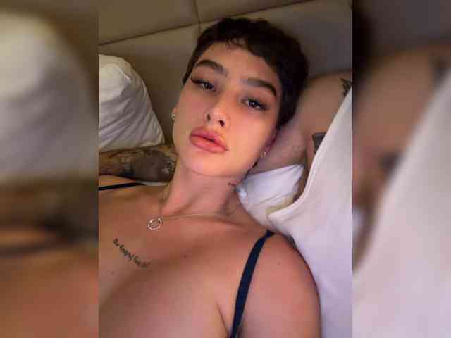 Модель: AnikaSex