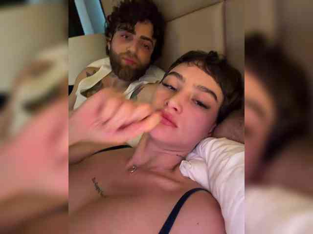 AnikaSex webcam