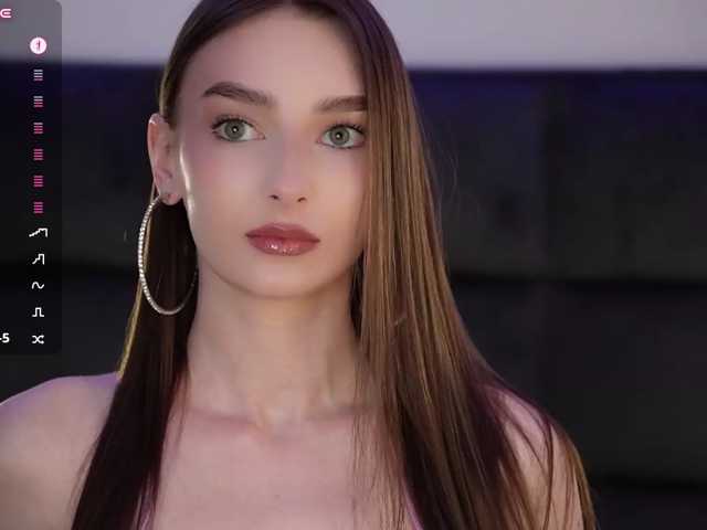 DiamondLily live cam on BongaCams