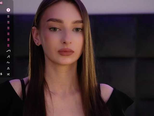 DiamondLily live cam on BongaCams