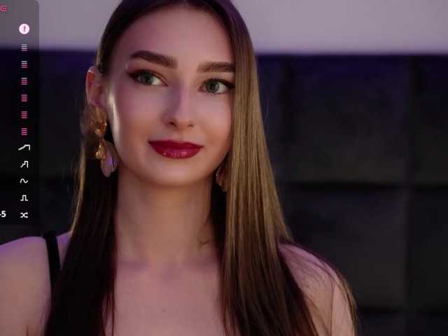DiamondLily, en vivo ahora en BongaCams