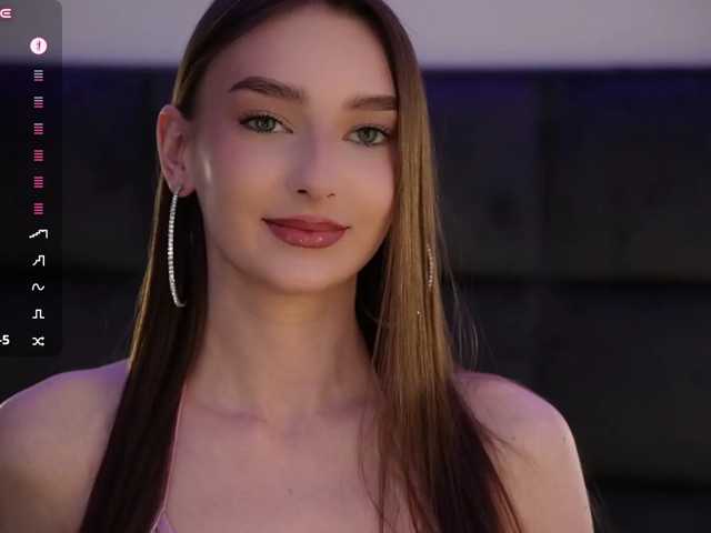 DiamondLily live cam on BongaCams