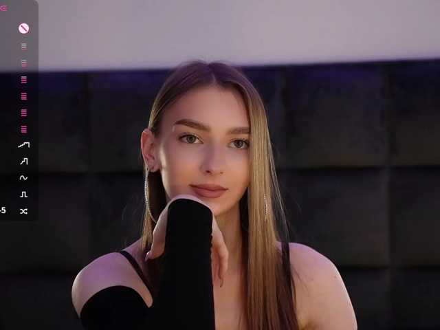DiamondLily live cam on BongaCams