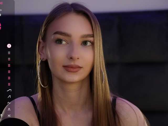 DiamondLily live cam on BongaCams