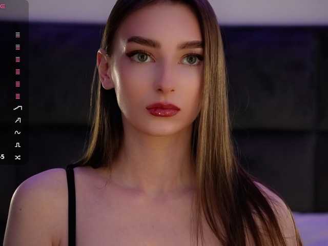 DiamondLily, en vivo ahora en BongaCams