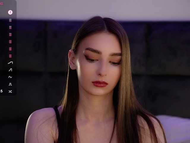 DiamondLily, en vivo ahora en BongaCams