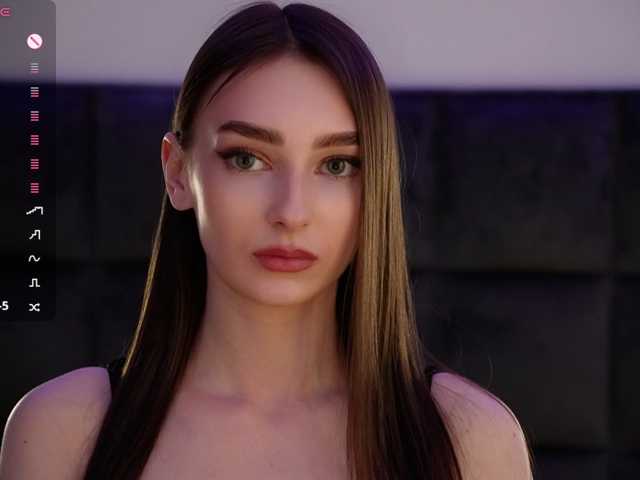 DiamondLily live cam on BongaCams