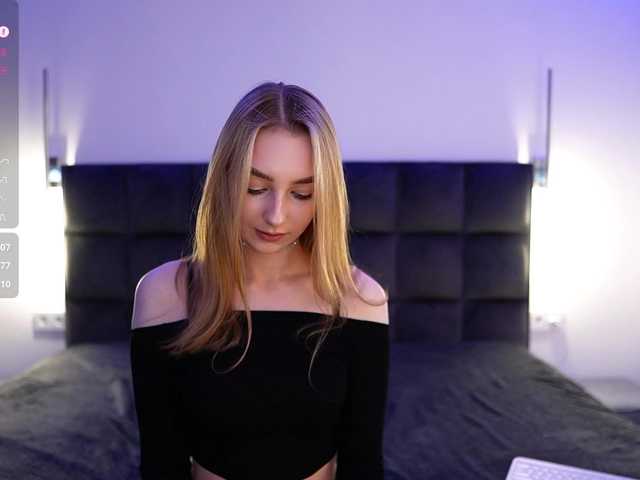 DiamondLily's BongaCams show and profile
