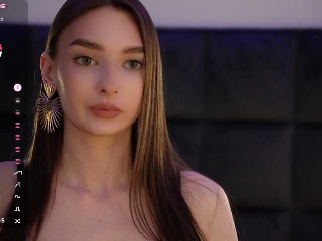 DiamondLily live cam on BongaCams