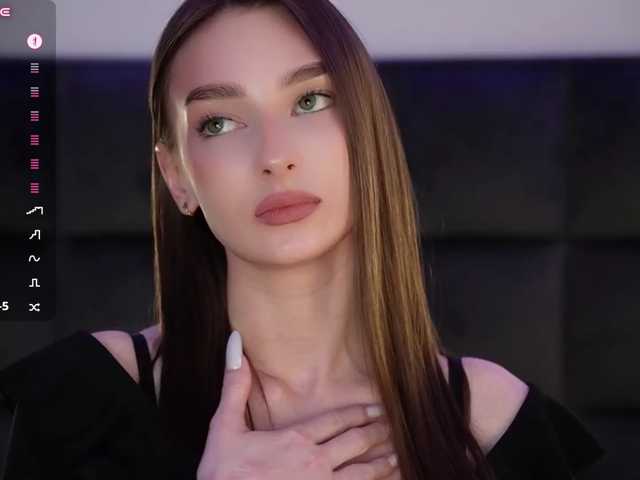 DiamondLily live cam on BongaCams