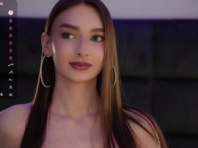 DiamondLily live cam on BongaCams