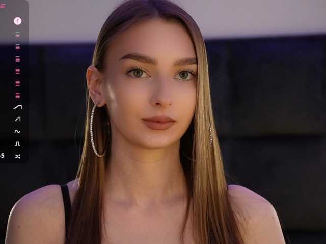 DiamondLily live cam on BongaCams