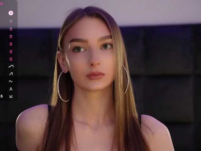 DiamondLily live cam on BongaCams