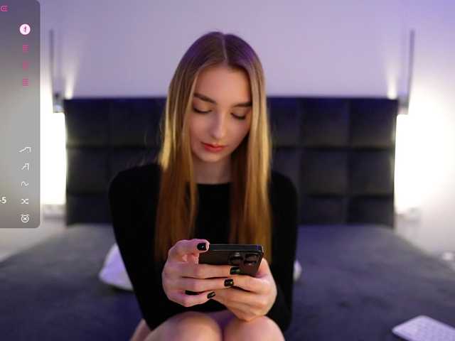 DiamondLily live cam on BongaCams