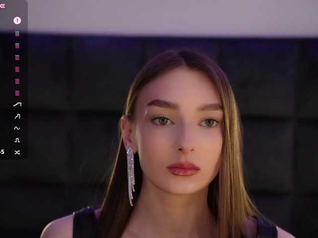 DiamondLily live cam on BongaCams