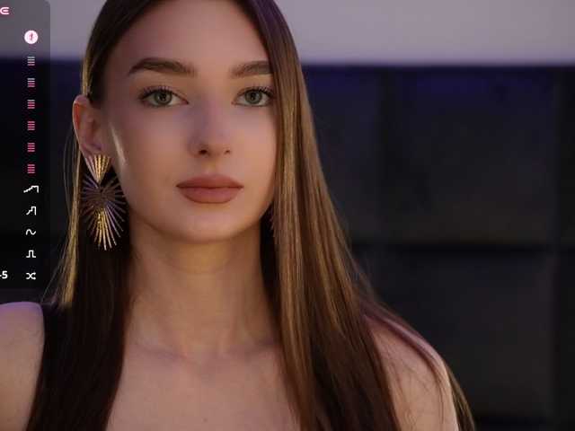 DiamondLily live cam on BongaCams
