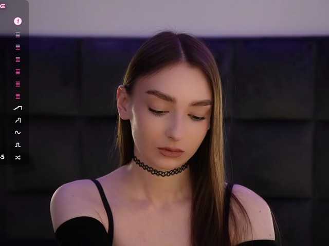 DiamondLily live cam on BongaCams