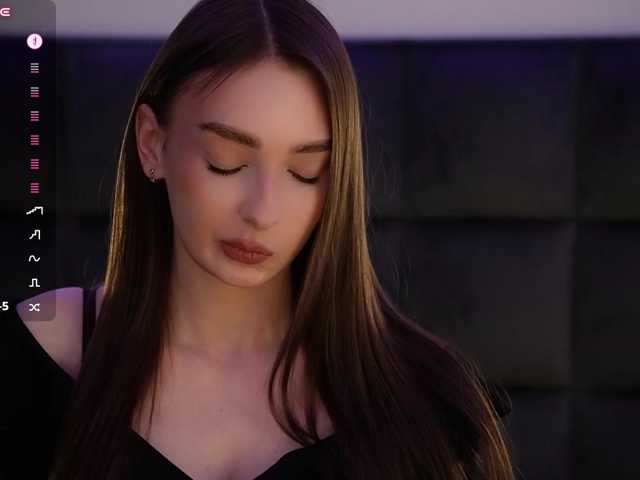 DiamondLily live cam on BongaCams