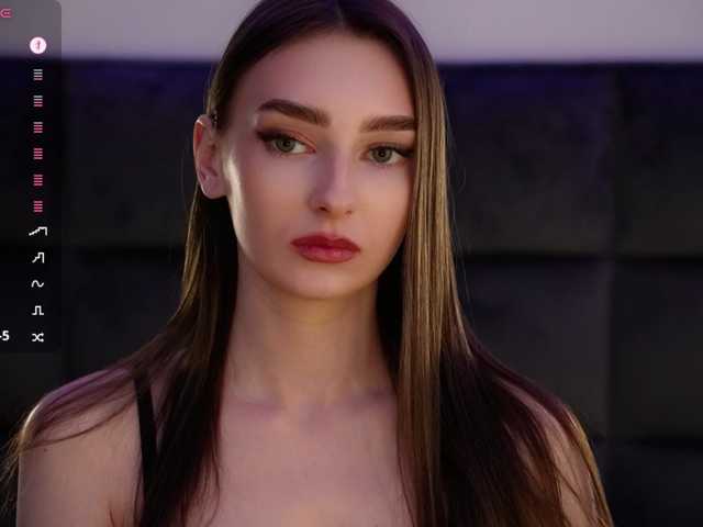 DiamondLily, en vivo ahora en BongaCams