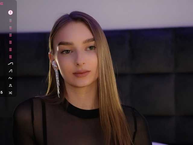 DiamondLily live cam on BongaCams