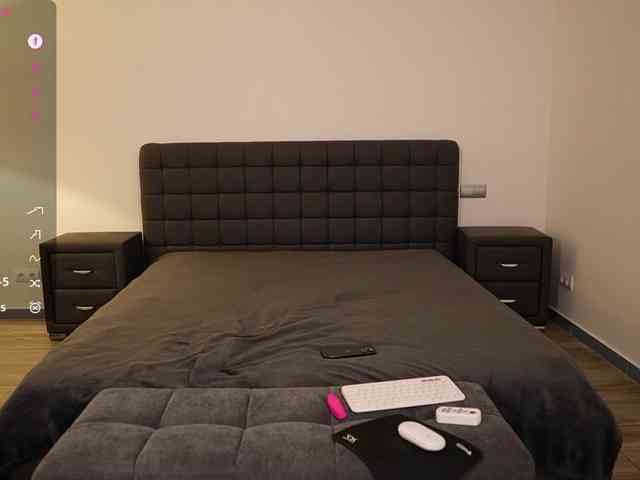 GoldieXXX webcam