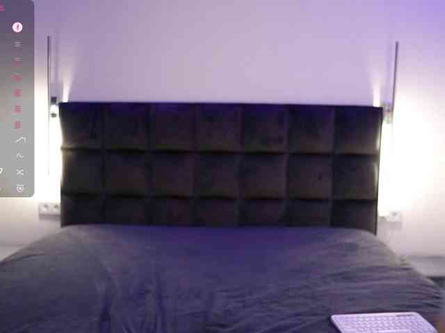 GoldieXXX webcam